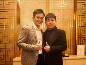 阿龙和黄日华合影