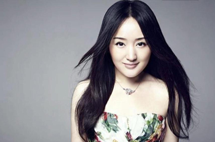 杨钰莹2.jpeg
